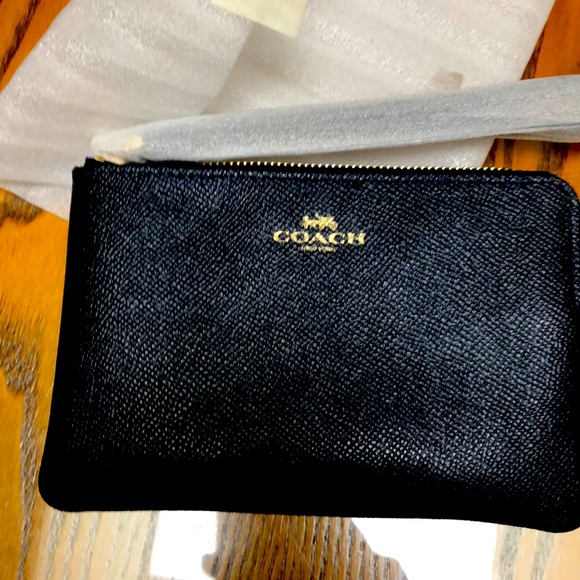 NWT Coach leather zip wristlet - Picture 2 of 5